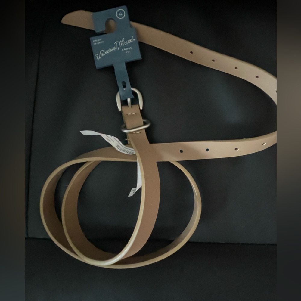 Universal Threads tan belt